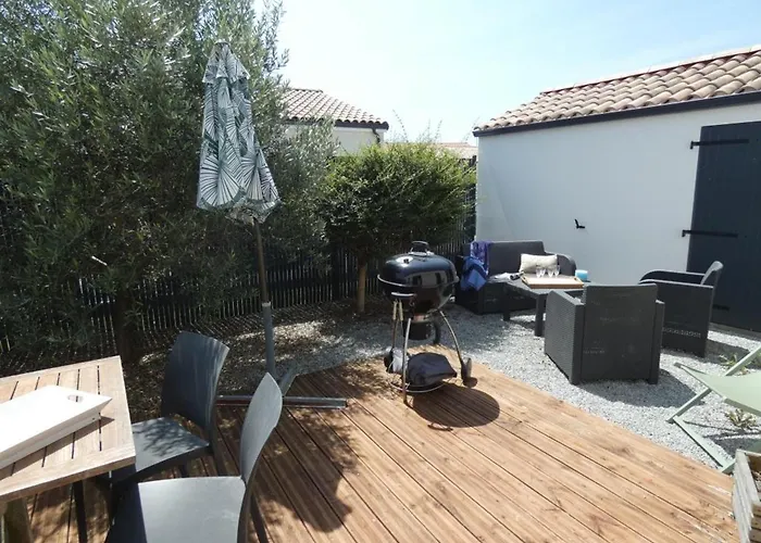 Hébergement de vacances Maison Spacieuse Avec Jardin Clos, Près Plage, Animaux Ok, 10 Pers, - Fr-1-540-137