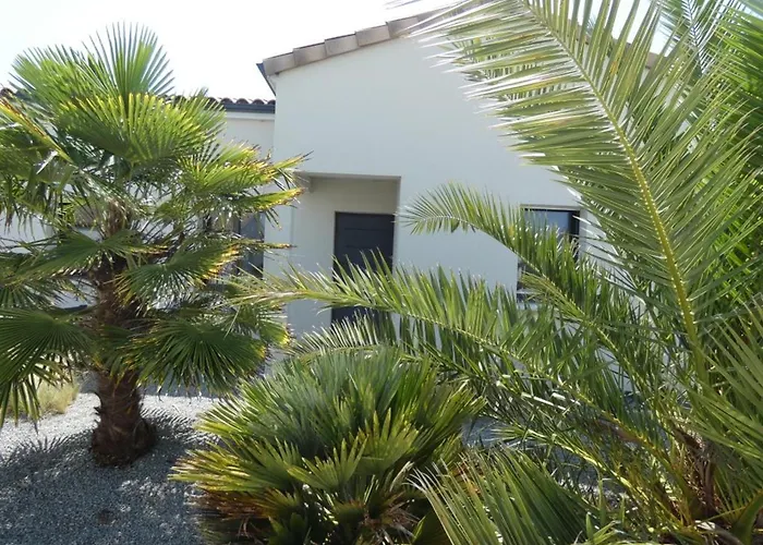 Hébergement de vacances Maison Spacieuse Avec Jardin Clos, Près Plage, Animaux Ok, 10 Pers, - Fr-1-540-137 *